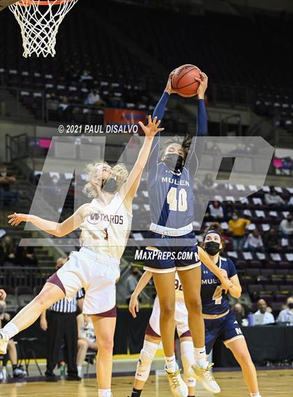 Thumbnail 1 in Mullen vs. Windsor (CHSAA 4A State Final) photogallery.