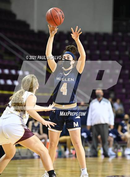 Thumbnail 1 in Mullen vs. Windsor (CHSAA 4A State Final) photogallery.