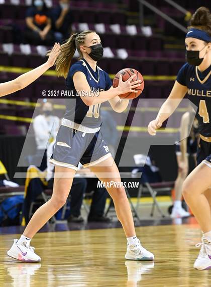 Thumbnail 2 in Mullen vs. Windsor (CHSAA 4A State Final) photogallery.