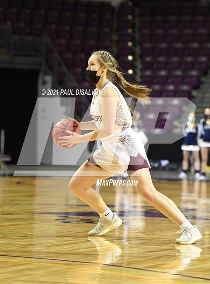 Thumbnail 1 in Mullen vs. Windsor (CHSAA 4A State Final) photogallery.