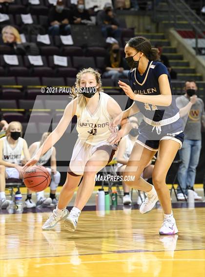 Thumbnail 1 in Mullen vs. Windsor (CHSAA 4A State Final) photogallery.