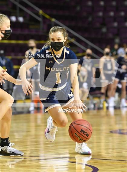 Thumbnail 1 in Mullen vs. Windsor (CHSAA 4A State Final) photogallery.