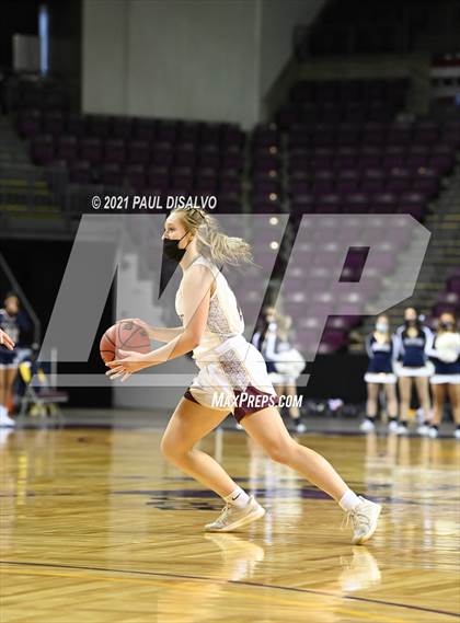 Thumbnail 2 in Mullen vs. Windsor (CHSAA 4A State Final) photogallery.
