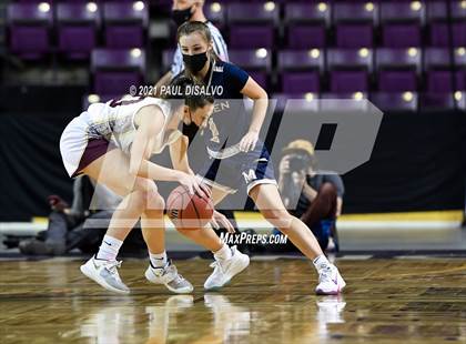 Thumbnail 2 in Mullen vs. Windsor (CHSAA 4A State Final) photogallery.