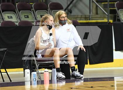 Thumbnail 2 in Mullen vs. Windsor (CHSAA 4A State Final) photogallery.