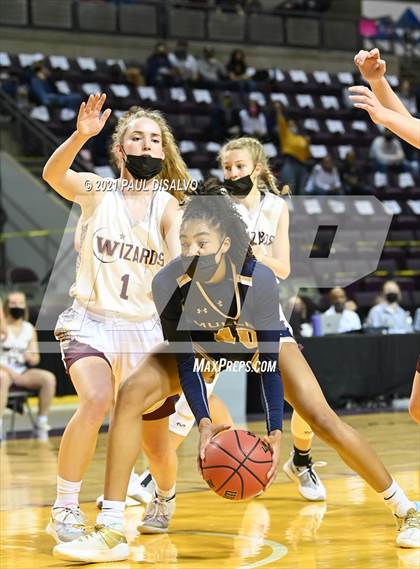 Thumbnail 3 in Mullen vs. Windsor (CHSAA 4A State Final) photogallery.