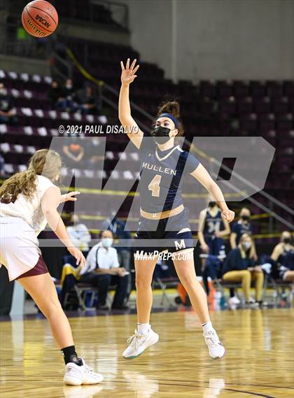 Thumbnail 2 in Mullen vs. Windsor (CHSAA 4A State Final) photogallery.