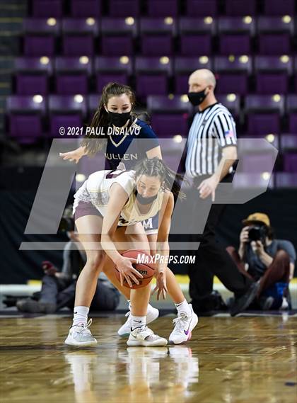 Thumbnail 1 in Mullen vs. Windsor (CHSAA 4A State Final) photogallery.