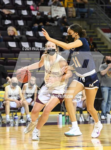 Thumbnail 3 in Mullen vs. Windsor (CHSAA 4A State Final) photogallery.