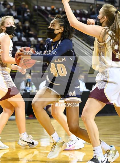 Thumbnail 2 in Mullen vs. Windsor (CHSAA 4A State Final) photogallery.