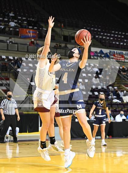Thumbnail 1 in Mullen vs. Windsor (CHSAA 4A State Final) photogallery.