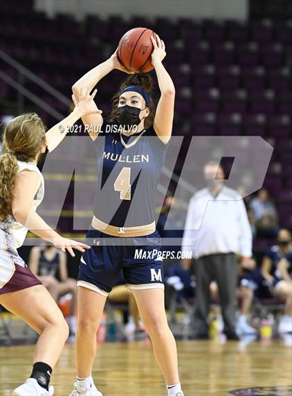 Thumbnail 2 in Mullen vs. Windsor (CHSAA 4A State Final) photogallery.