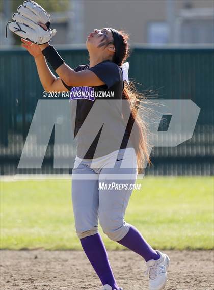 Thumbnail 3 in Madera South @ Hoover photogallery.
