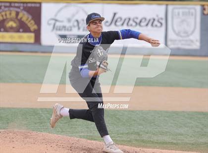 Thumbnail 3 in Point Loma vs. San Dimas (CIF SoCal Regional Division 2 Semifinal) photogallery.