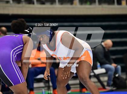 Thumbnail 2 in UIL 6A Region 3 Championships photogallery.