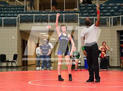 Thumbnail 2 in UIL 6A Region 3 Championships photogallery.