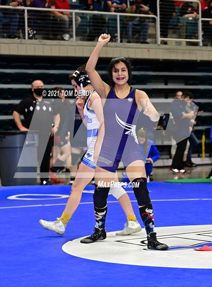 Thumbnail 2 in UIL 6A Region 3 Championships photogallery.