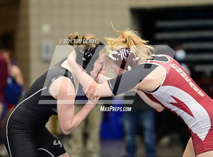 Thumbnail 2 in UIL 6A Region 3 Championships photogallery.