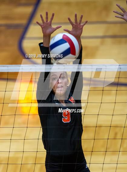 Thumbnail 3 in Minooka vs. Althoff Catholic (IHSA 4A Sectional Final) photogallery.