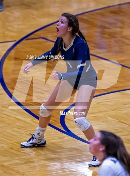 Thumbnail 3 in Minooka vs. Althoff Catholic (IHSA 4A Sectional Final) photogallery.