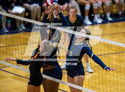 Thumbnail 3 in Minooka vs. Althoff Catholic (IHSA 4A Sectional Final) photogallery.