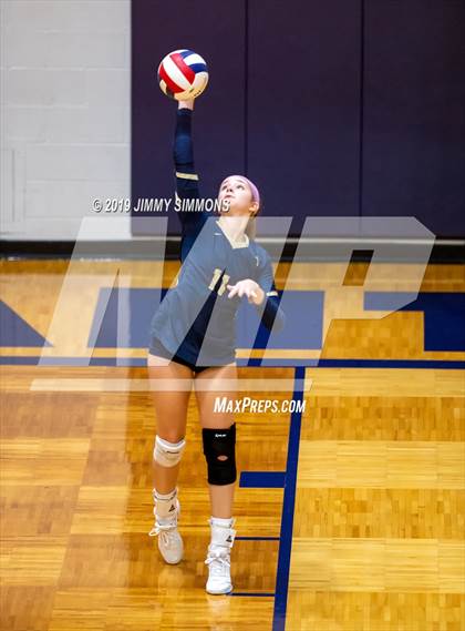 Thumbnail 3 in Minooka vs. Althoff Catholic (IHSA 4A Sectional Final) photogallery.
