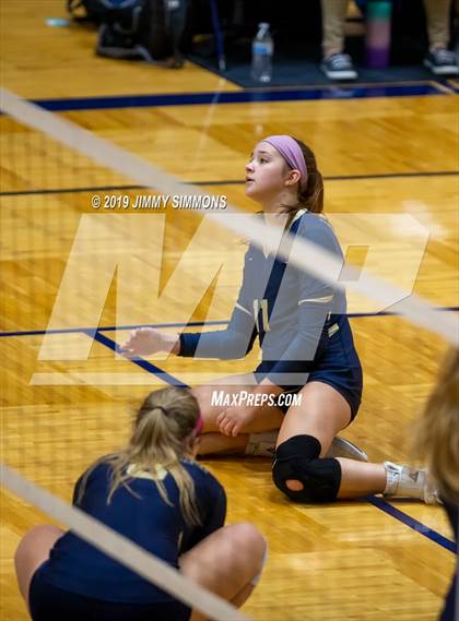 Thumbnail 1 in Minooka vs. Althoff Catholic (IHSA 4A Sectional Final) photogallery.