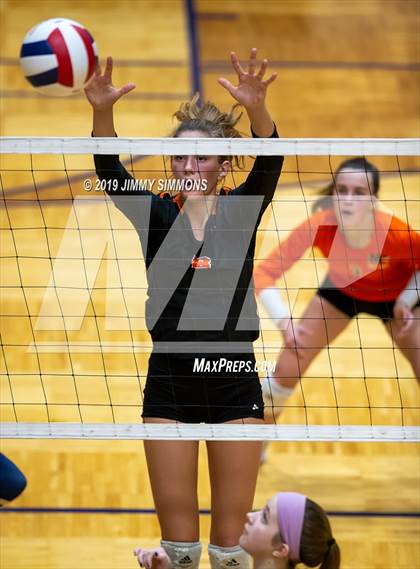Thumbnail 2 in Minooka vs. Althoff Catholic (IHSA 4A Sectional Final) photogallery.