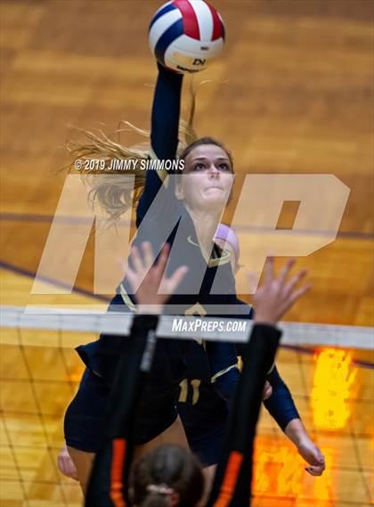 Thumbnail 1 in Minooka vs. Althoff Catholic (IHSA 4A Sectional Final) photogallery.