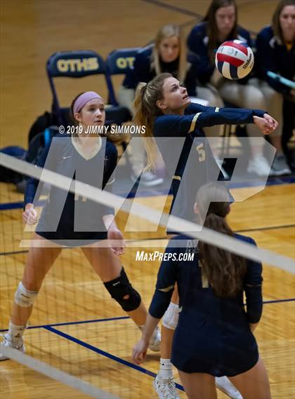 Thumbnail 3 in Minooka vs. Althoff Catholic (IHSA 4A Sectional Final) photogallery.