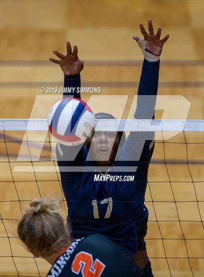 Thumbnail 3 in Minooka vs. Althoff Catholic (IHSA 4A Sectional Final) photogallery.