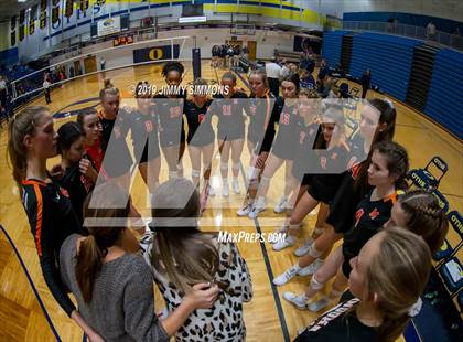 Thumbnail 2 in Minooka vs. Althoff Catholic (IHSA 4A Sectional Final) photogallery.