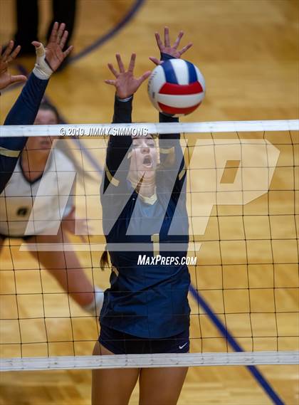 Thumbnail 3 in Minooka vs. Althoff Catholic (IHSA 4A Sectional Final) photogallery.