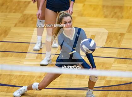 Thumbnail 1 in Minooka vs. Althoff Catholic (IHSA 4A Sectional Final) photogallery.