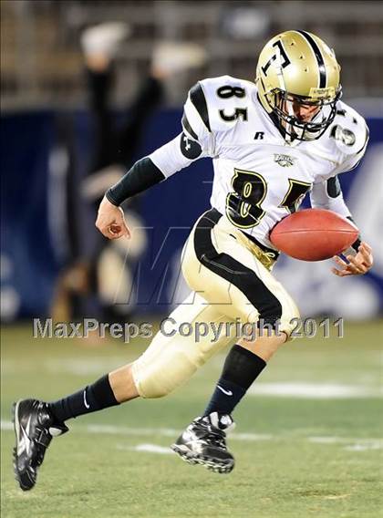 Thumbnail 3 in Trumbull vs. Xavier (CIAC Class LL Final) photogallery.