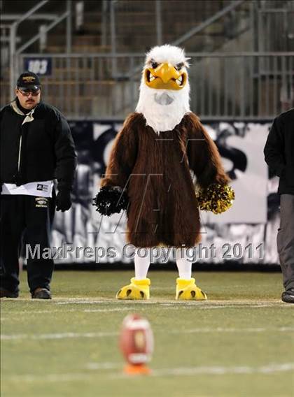 Thumbnail 3 in Trumbull vs. Xavier (CIAC Class LL Final) photogallery.