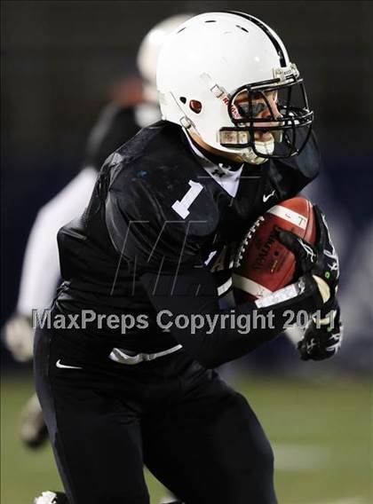 Thumbnail 3 in Trumbull vs. Xavier (CIAC Class LL Final) photogallery.