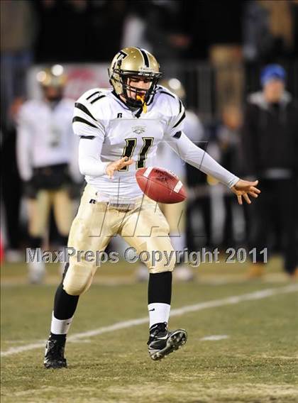 Thumbnail 1 in Trumbull vs. Xavier (CIAC Class LL Final) photogallery.