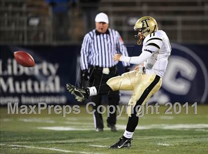 Thumbnail 3 in Trumbull vs. Xavier (CIAC Class LL Final) photogallery.