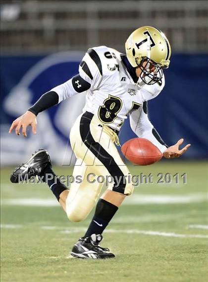 Thumbnail 1 in Trumbull vs. Xavier (CIAC Class LL Final) photogallery.