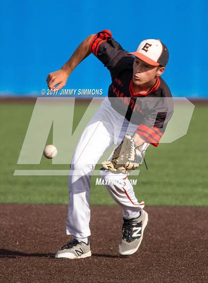 Thumbnail 2 in Waterloo vs Edwardsville photogallery.