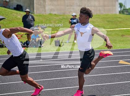 Thumbnail 1 in UIL 6A Track & Field Area 21&22 (4x100M Relay) photogallery.