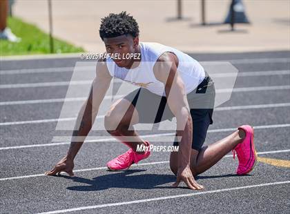 Thumbnail 2 in UIL 6A Track & Field Area 21&22 (4x100M Relay) photogallery.