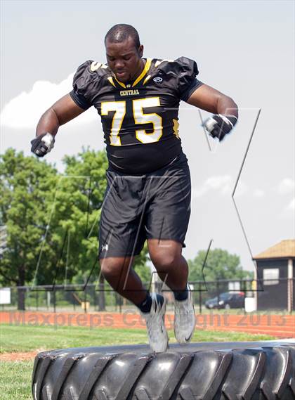Thumbnail 2 in Roderick Johnson (Reebok Dynamic Athlete) photogallery.
