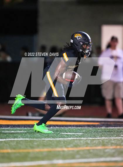 Thumbnail 1 in Bergen Catholic @ Saguaro photogallery.