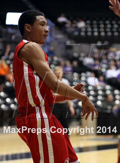 Thumbnail 3 in North vs. Blue Valley Northwest (KSHSAA 6A Playoff) photogallery.