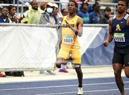 Thumbnail 1 in Bob Hayes Invitational (200 Meter) photogallery.