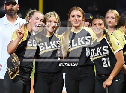 Thumbnail 2 in Benson vs. Round Valley (AIA 2A Semifinal) photogallery.
