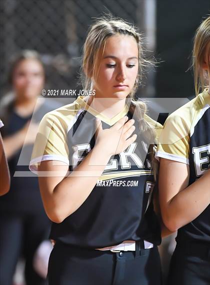 Thumbnail 3 in Benson vs. Round Valley (AIA 2A Semifinal) photogallery.