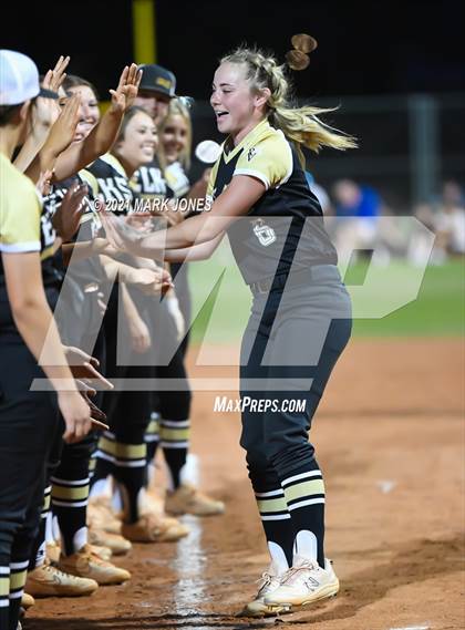 Thumbnail 2 in Benson vs. Round Valley (AIA 2A Semifinal) photogallery.